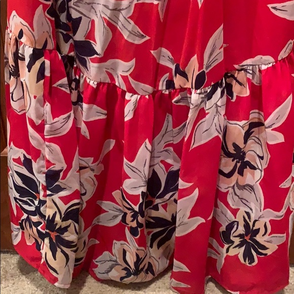 Red Floral off the shoulder maxi dress - Picture 3 of 4